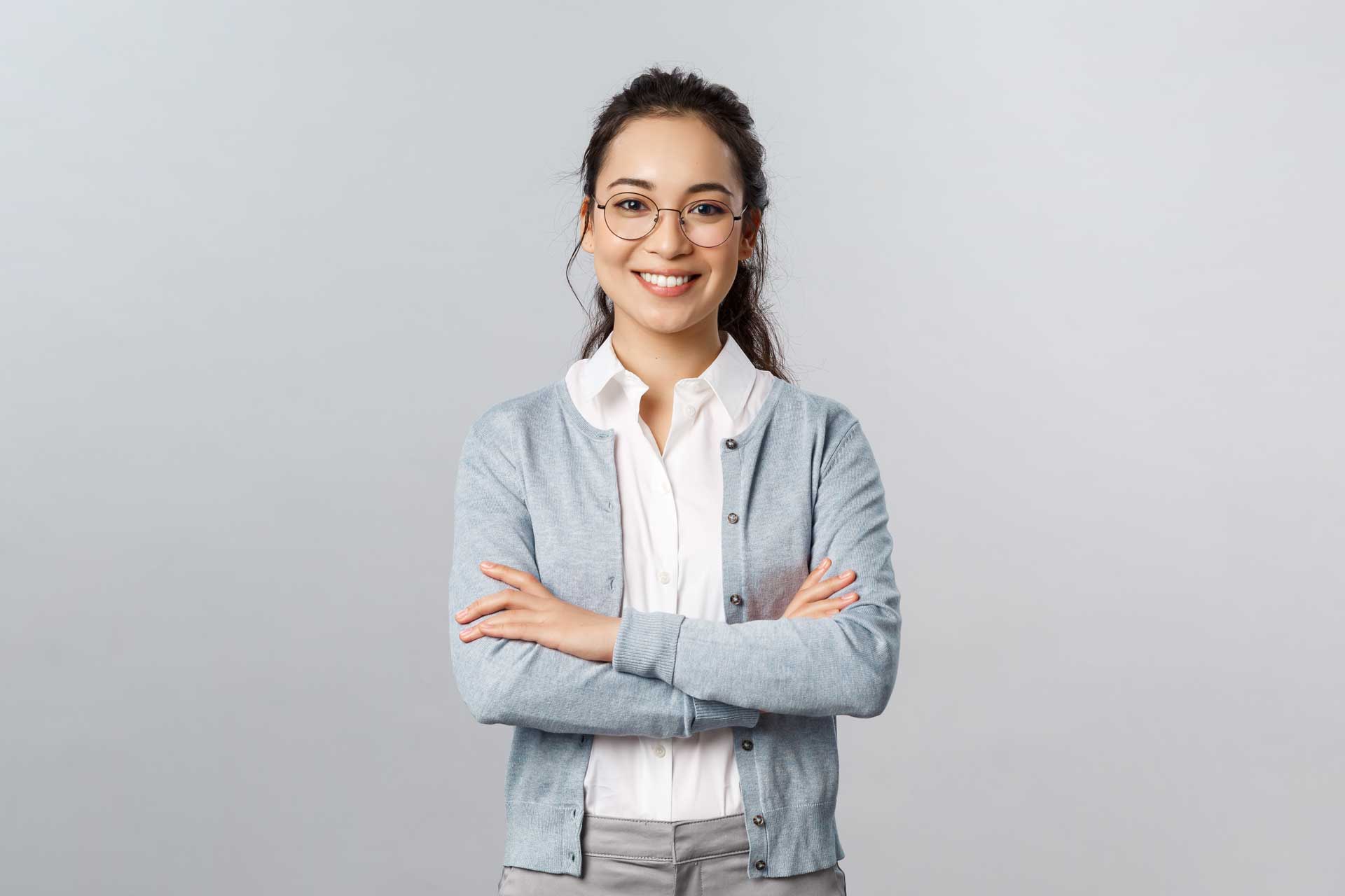 Invisalign or Braces | Lady deciding on Invisalign or braces treatment in Singapore