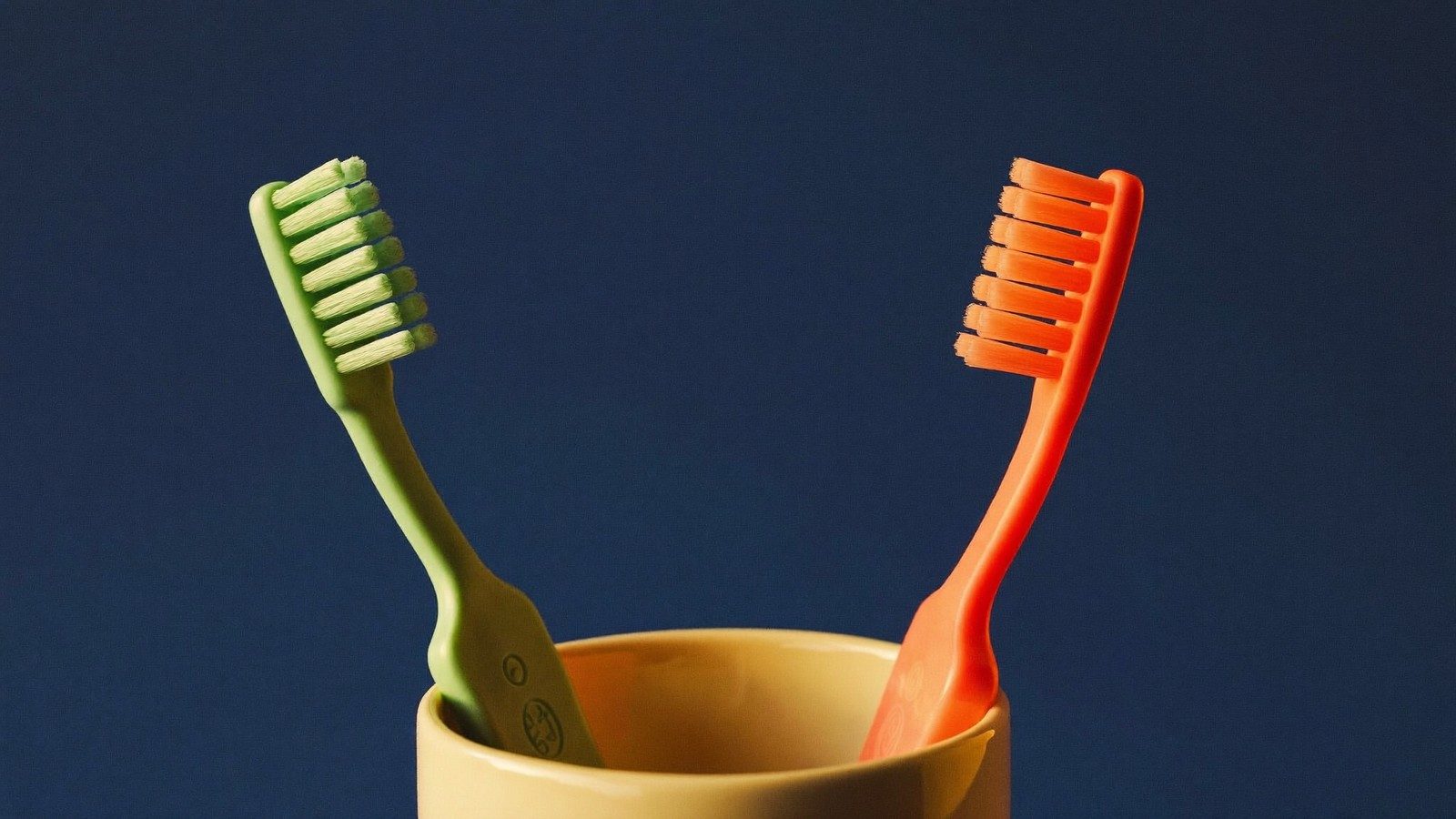Children's toothbrushes at a Baby Bonus approved NoFrills Dental clinic