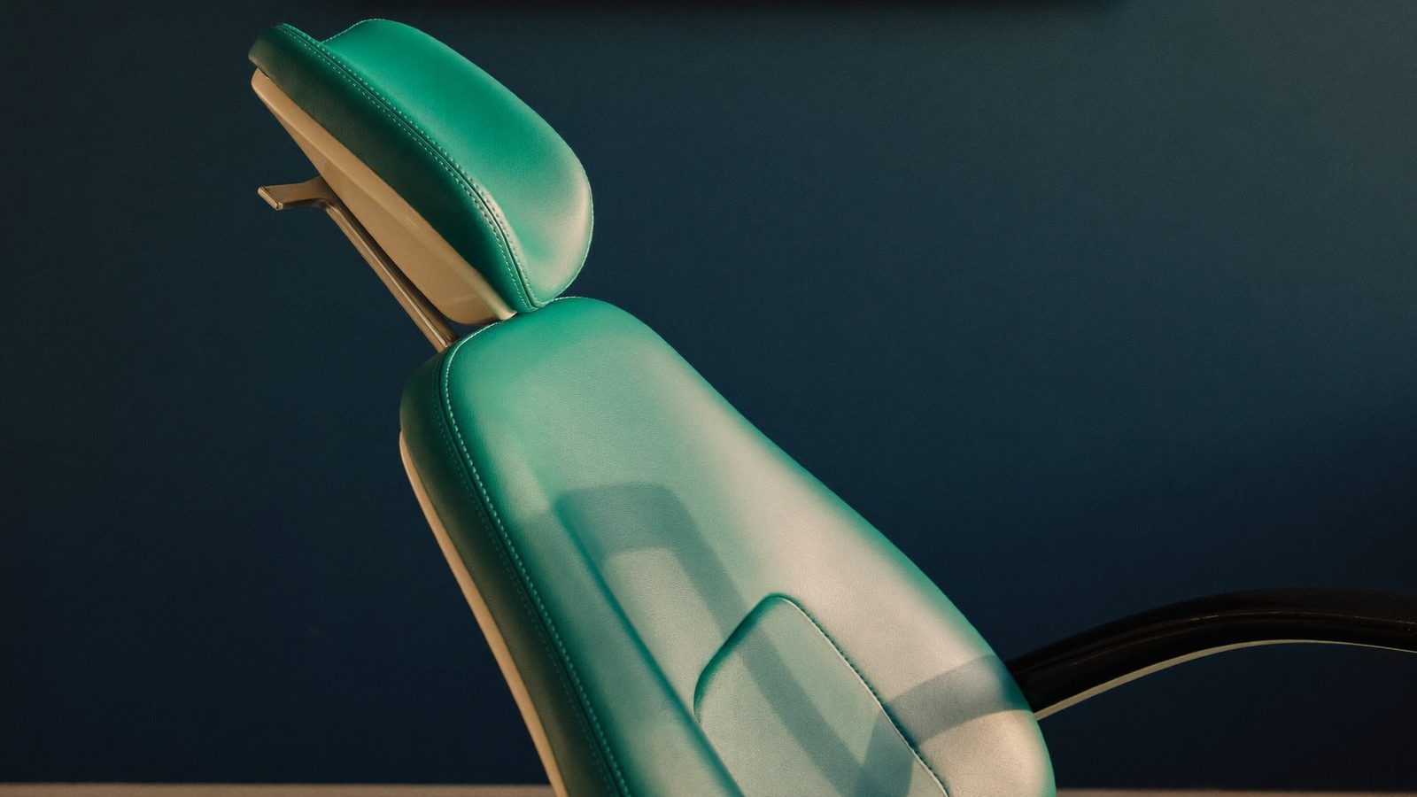 Dental chair at a NoFrills Dental CHAS clinic in Singapore